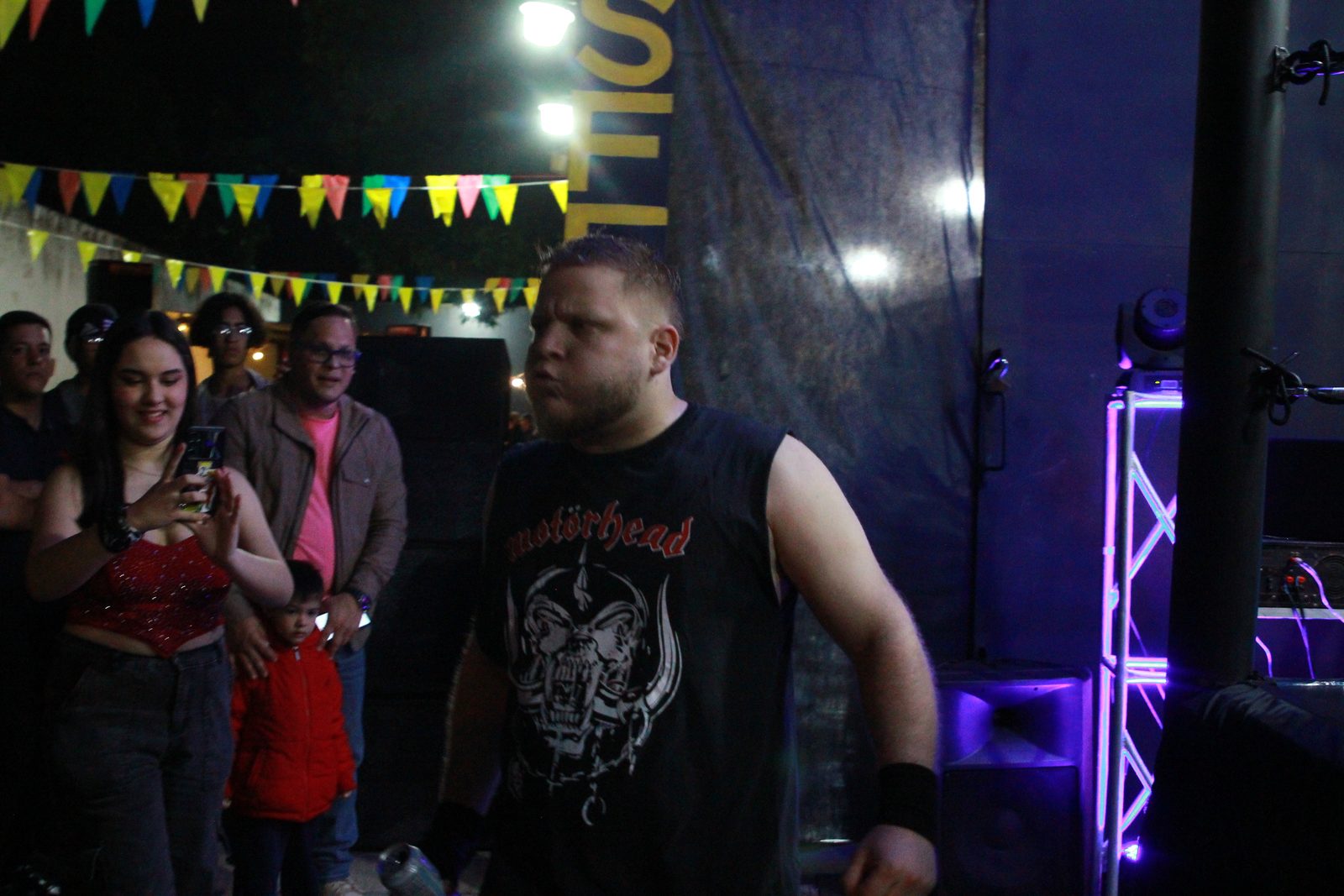 Blas Benitez vs Gorila Segovia — Noche de Luchas 1 (1)