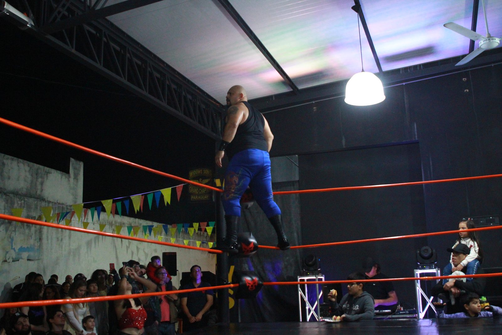 Blas Benitez vs Gorila Segovia — Noche de Luchas 1 (9)