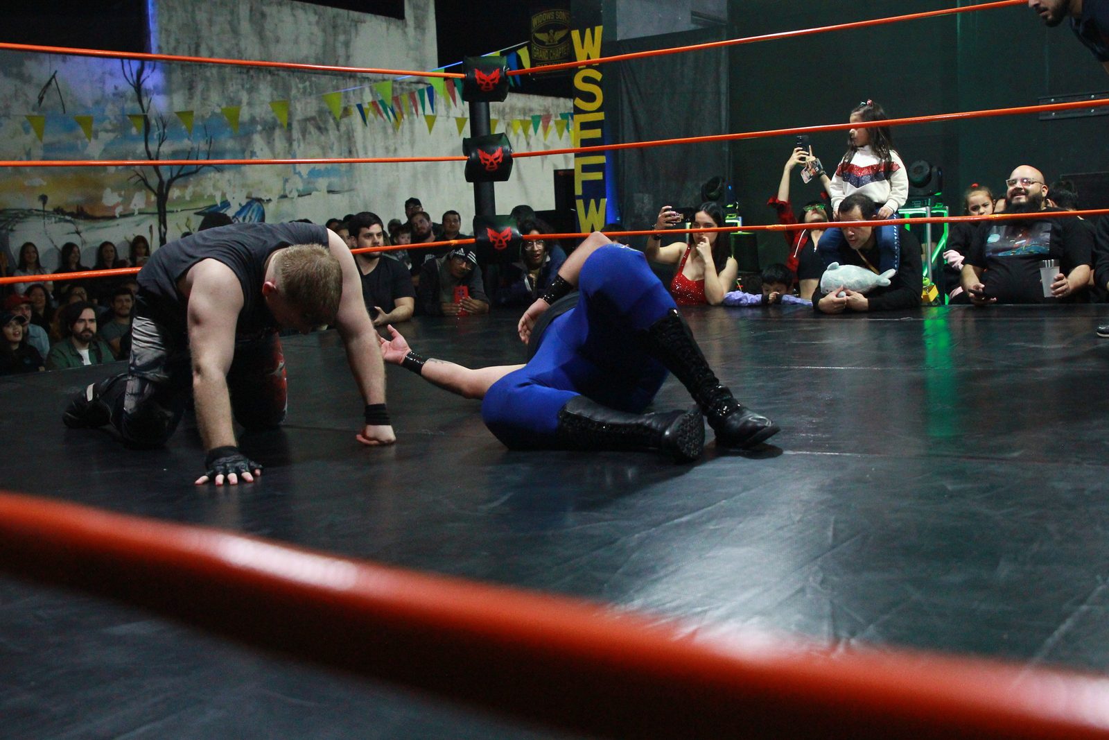 Blas Benitez vs Gorila Segovia — Noche de Luchas 1 (17)