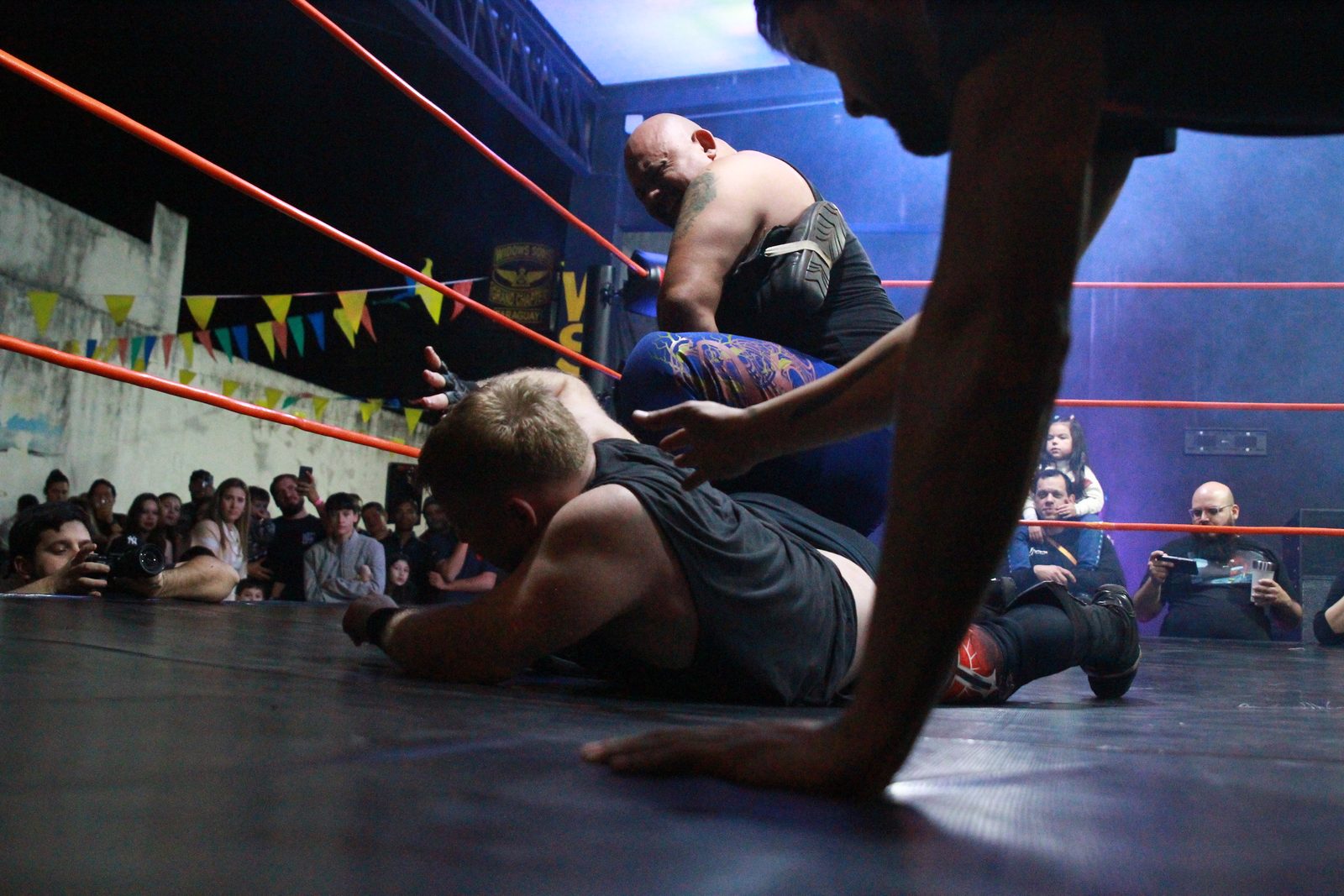 Blas Benitez vs Gorila Segovia — Noche de Luchas 1 (25)