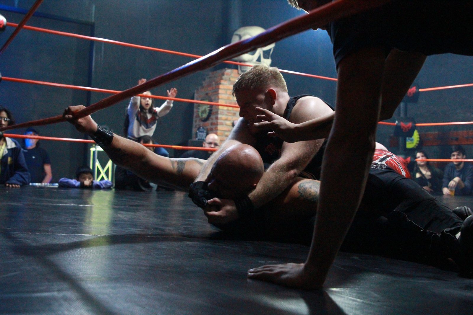Blas Benitez vs Gorila Segovia — Noche de Luchas 1 (27)